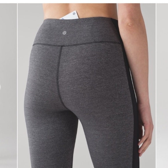 Lululemon Squad Goals Crop (17") ~Heathered Gray & Black, Size 6 - Picture 3 of 9